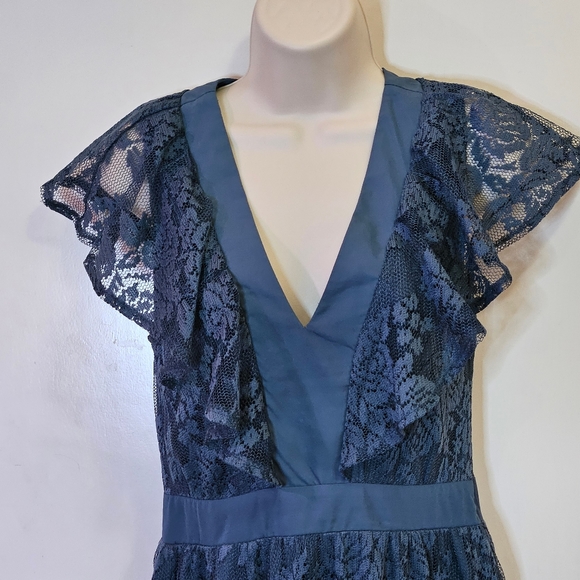 Miami Blue Floral Lace V-Neckline Maxi Dress, Medium - Picture 9 of 16